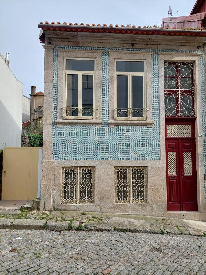 Crooked Floor House - Attic Daire Porto Dış mekan fotoğraf